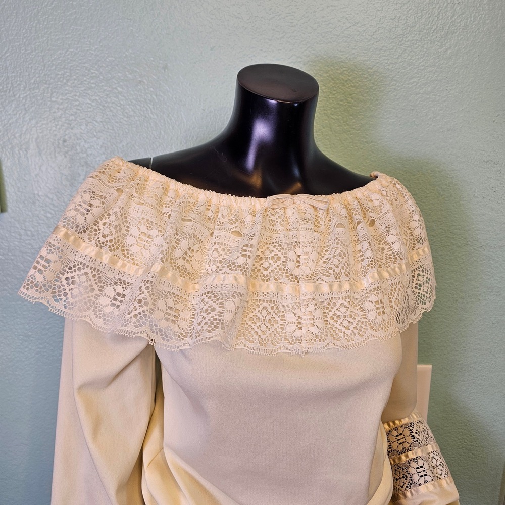 Vintage 70s Ivory Lace Peasant Blouse Off‎ Shoulder Boho Prairie Victorian Top S - Picture 2 of 8